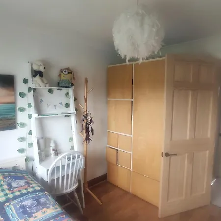 Single Bedroom In Quiet Neighbourhood Glasgow Exterior photo