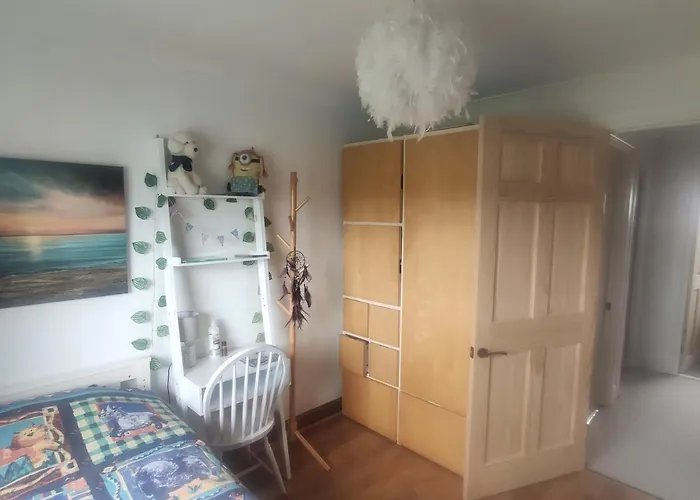 Single Bedroom In Quiet Neighbourhood