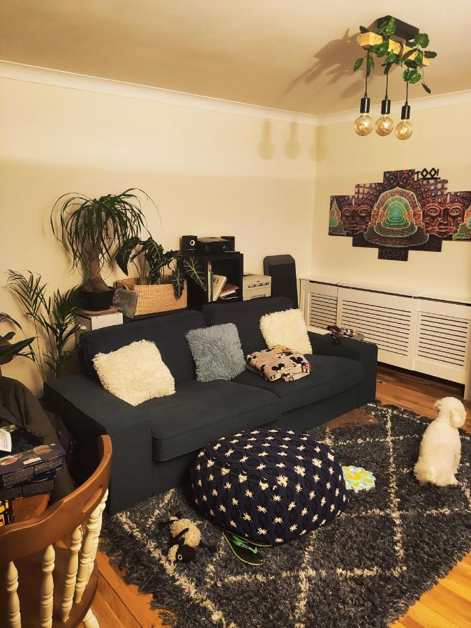 Single Bedroom In Quiet Neighbourhood Alloggio in famiglia